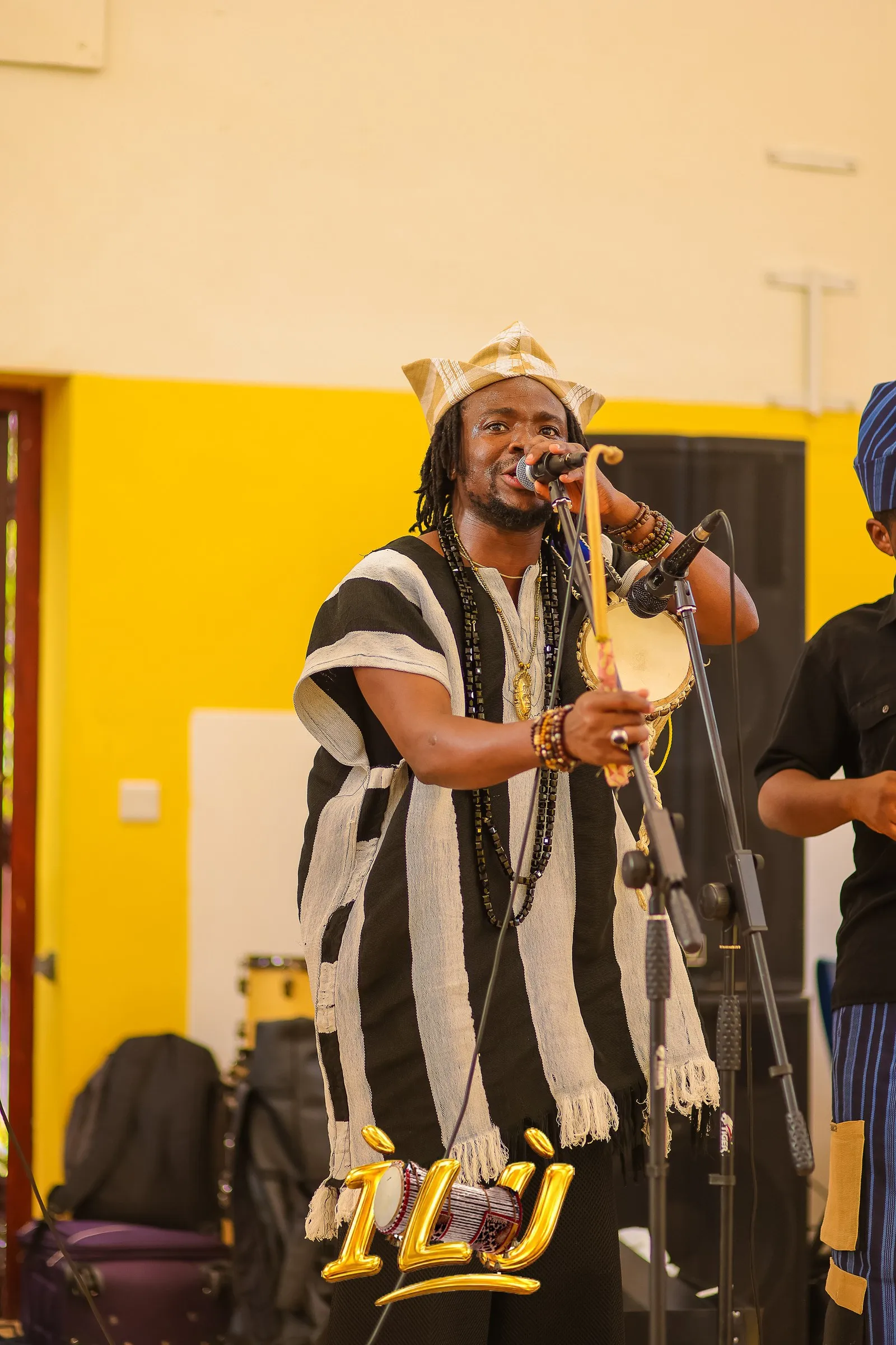 Singing to the drum